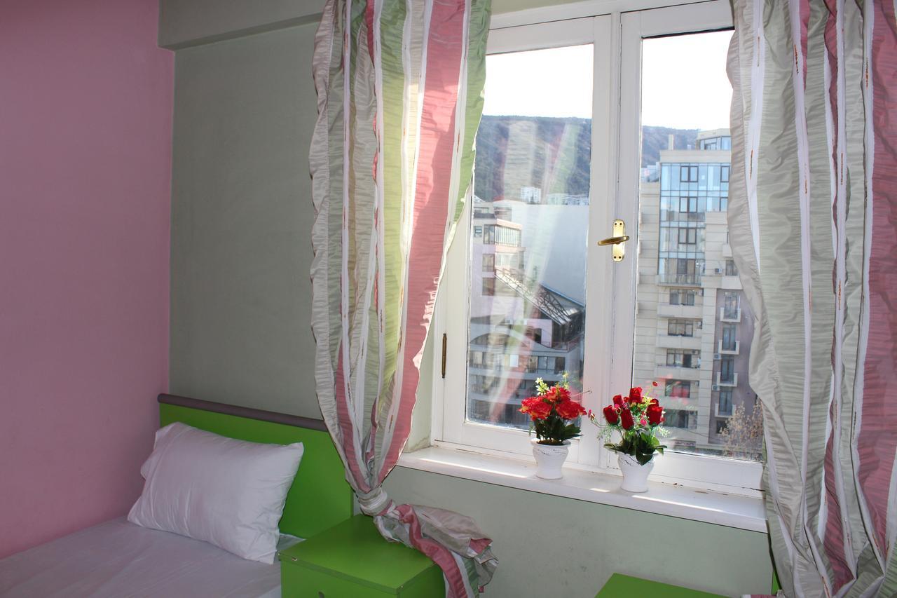 Herrmas Hostel Tbilisi Eksteriør billede