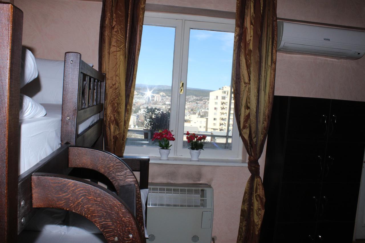 Herrmas Hostel Tbilisi Eksteriør billede