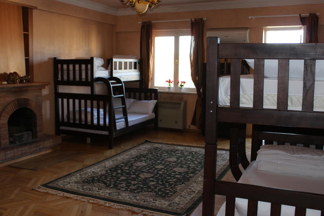 Herrmas Hostel Tbilisi Eksteriør billede
