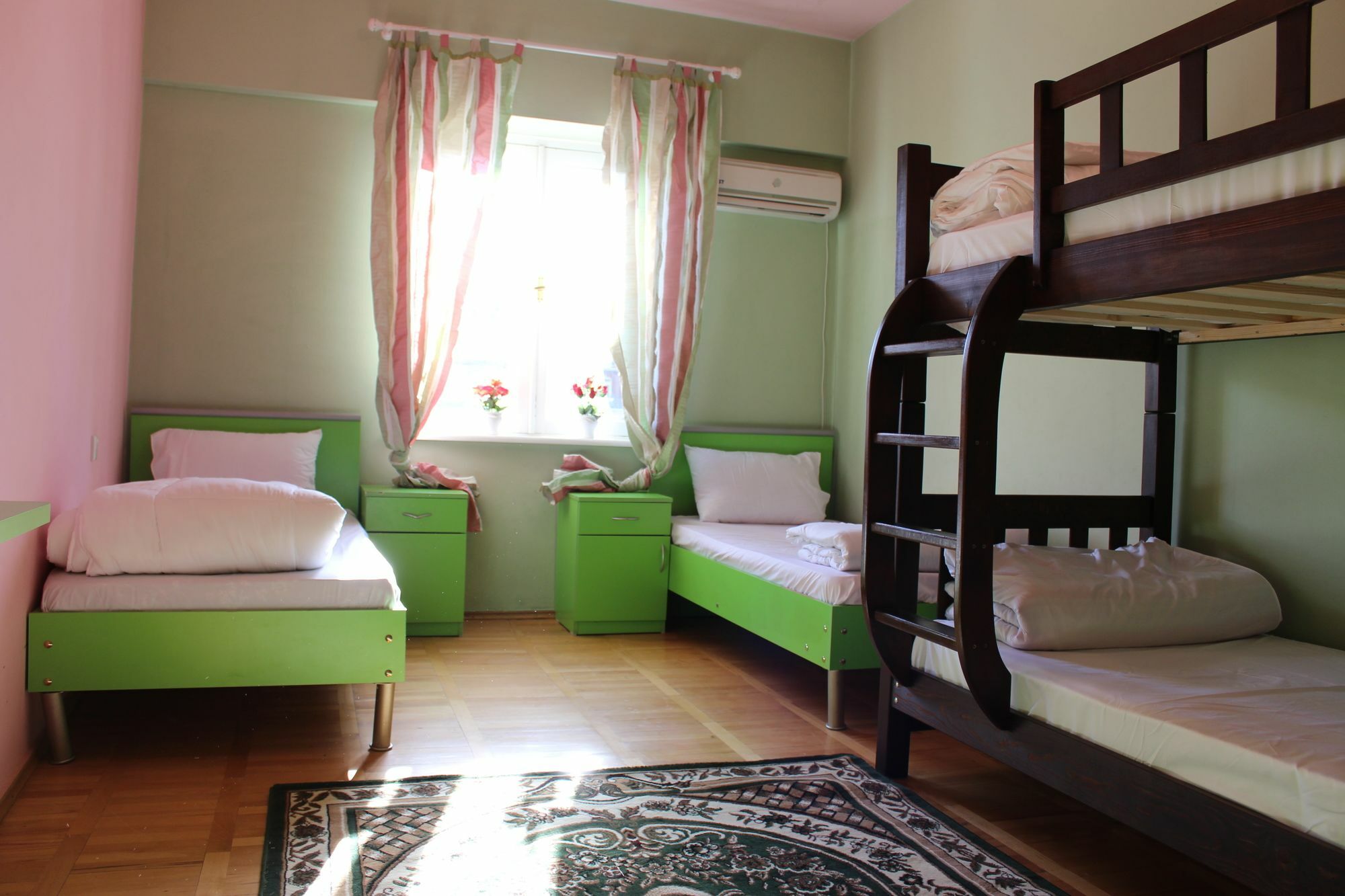 Herrmas Hostel Tbilisi Eksteriør billede